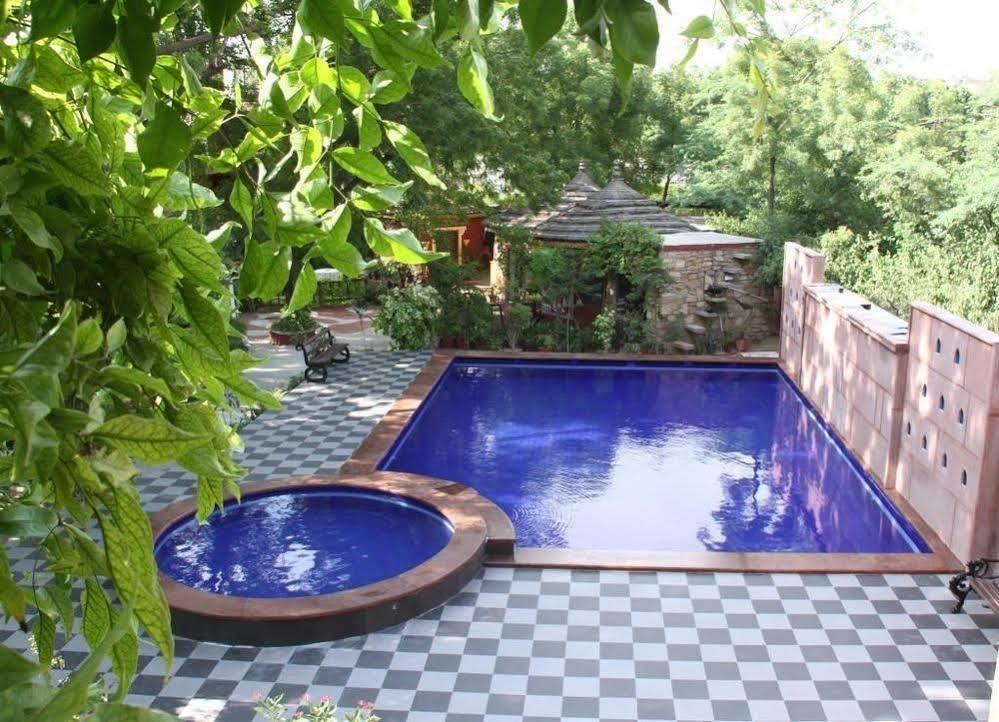 The Mandore - A Leafy